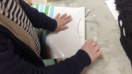 紐通し・底ボール入れなどの2次加工